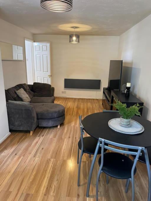 A Cozy Apartment In Barking Barking  Exteriör bild