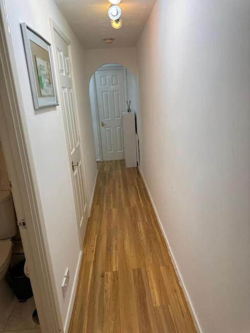 A Cozy Apartment In Barking Barking  Exteriör bild
