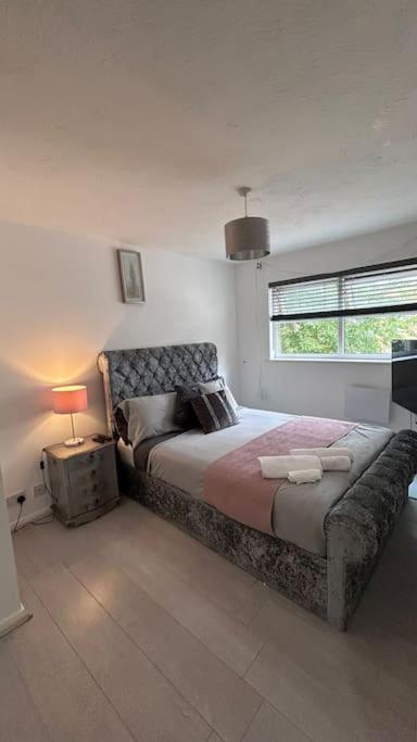 A Cozy Apartment In Barking Barking  Exteriör bild